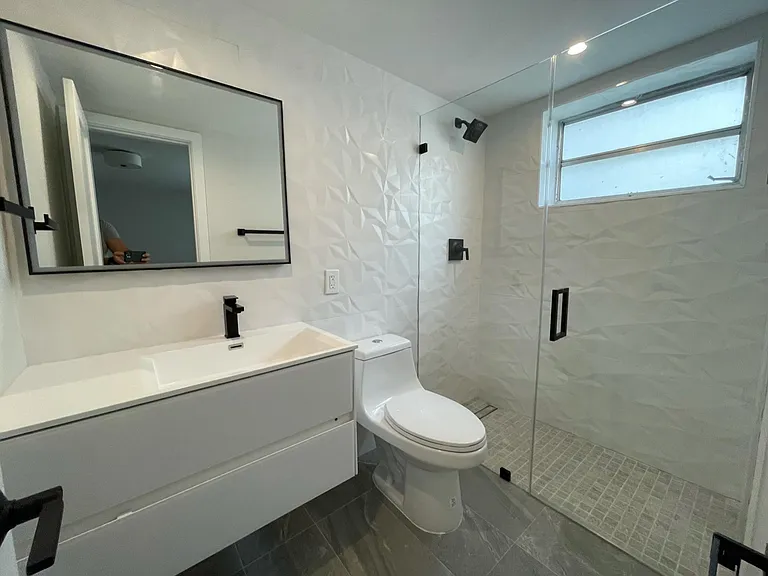 531 Menendez Ave — Photo 7