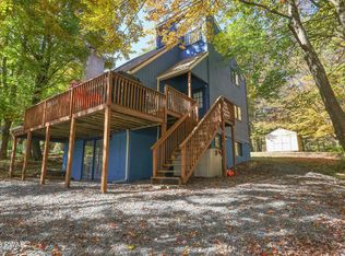 28 Crestview Rd, Lake Ariel, PA 18436