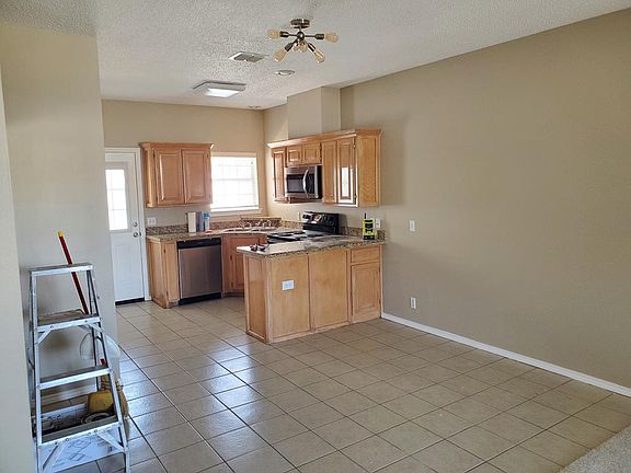 5th image of 5104 Rainbow Rd APT A