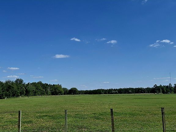 3rd image of 352 Farm Rd