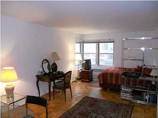 Rented by Evans Real Estate | media 17