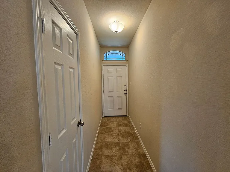 303 Tapaderos Path — Photo 4