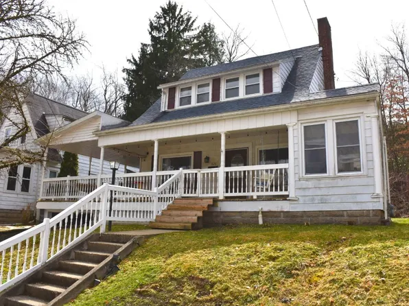 828 Irvin Ave, Meadville, PA 16335