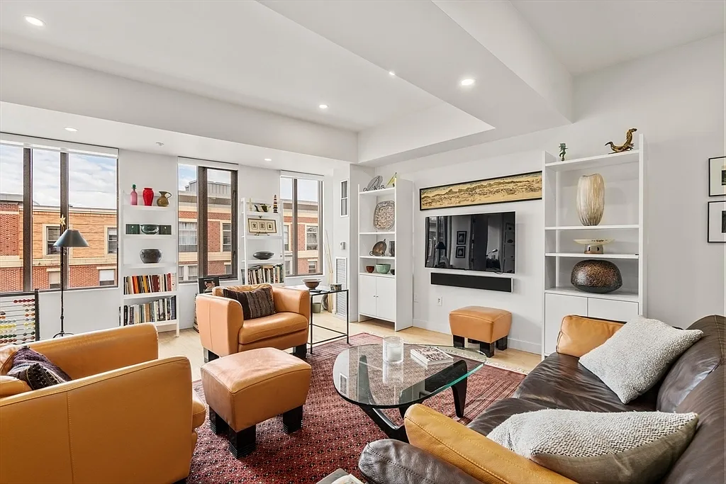 2 bed, 2.5 bath, $3,900 — Photo 1