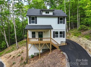 19 N Willow Wood Trl, Hendersonville, NC 28739