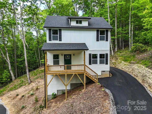 19 N Willow Wood Trl, Hendersonville, NC 28739