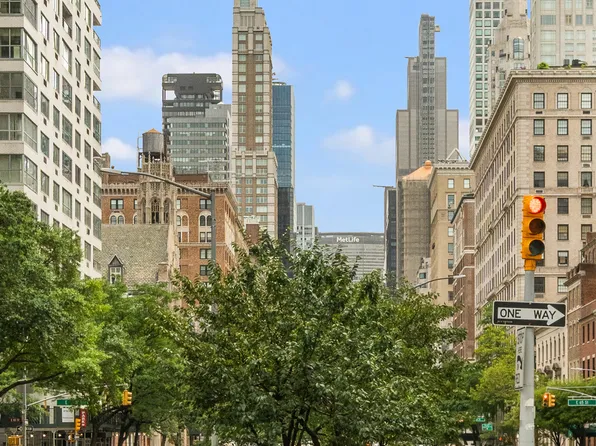 650 Park Avenue 6C image 9 of 9