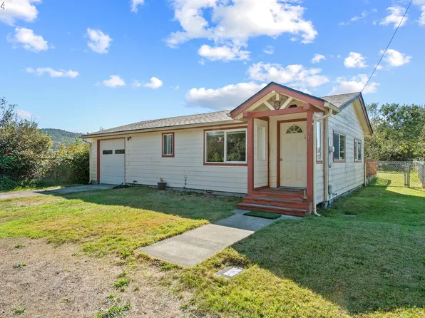 165 S 14th St, Lakeside, OR 97449