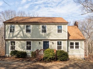 34 Michelle Ln, Guilford, CT 06437