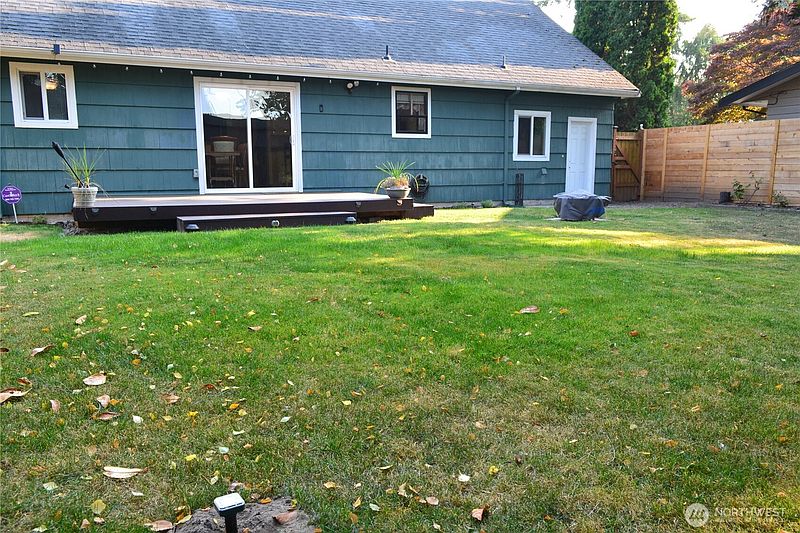 3rd image of 1108 10th Street NE