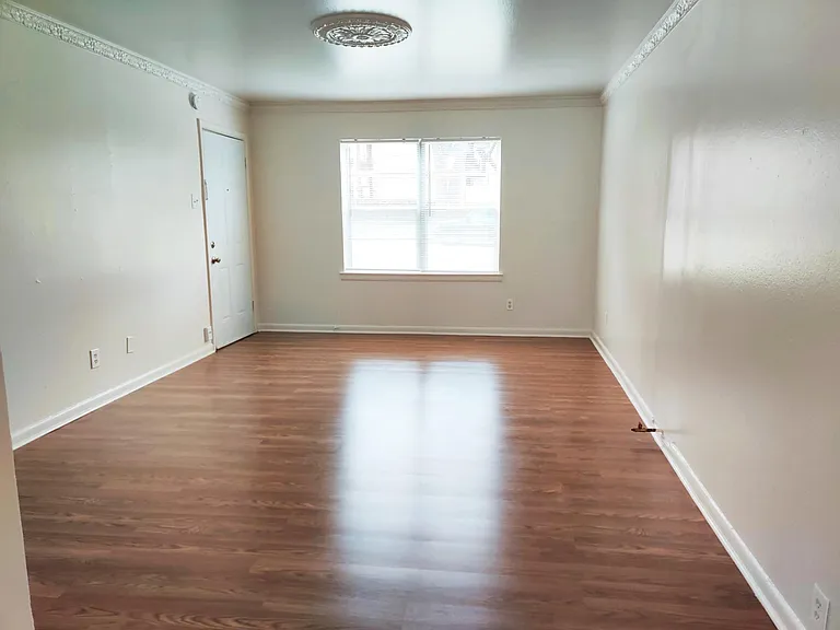 5725 Martel Ave #A — Photo 2