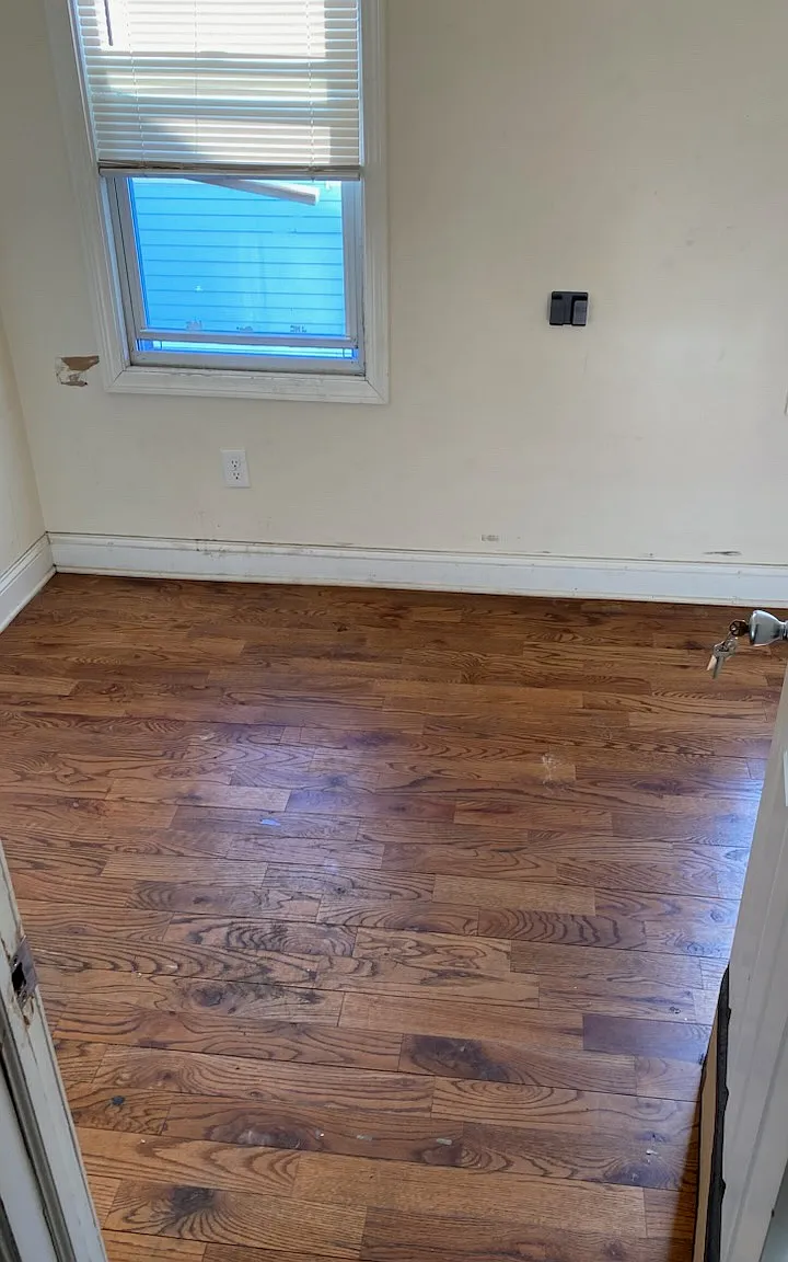 12 bed, 3246 sqft, $800 — Photo 1