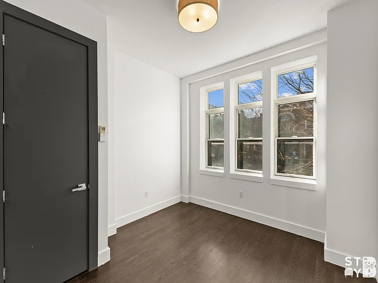 441 Franklin Ave #3A — Photo 4