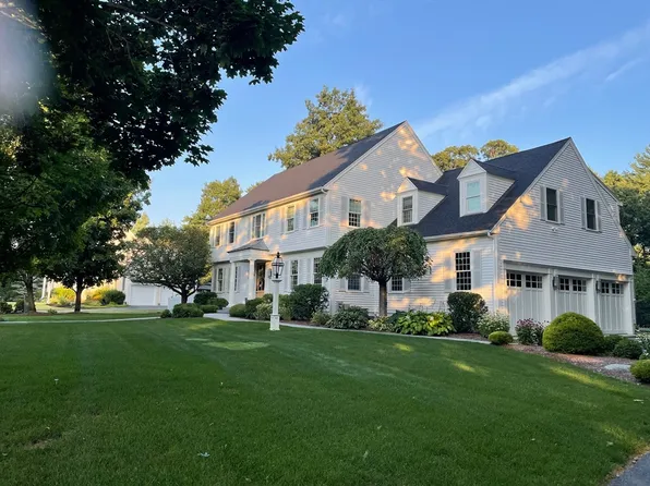 40 Planting Field Rd, Medfield, MA 02052