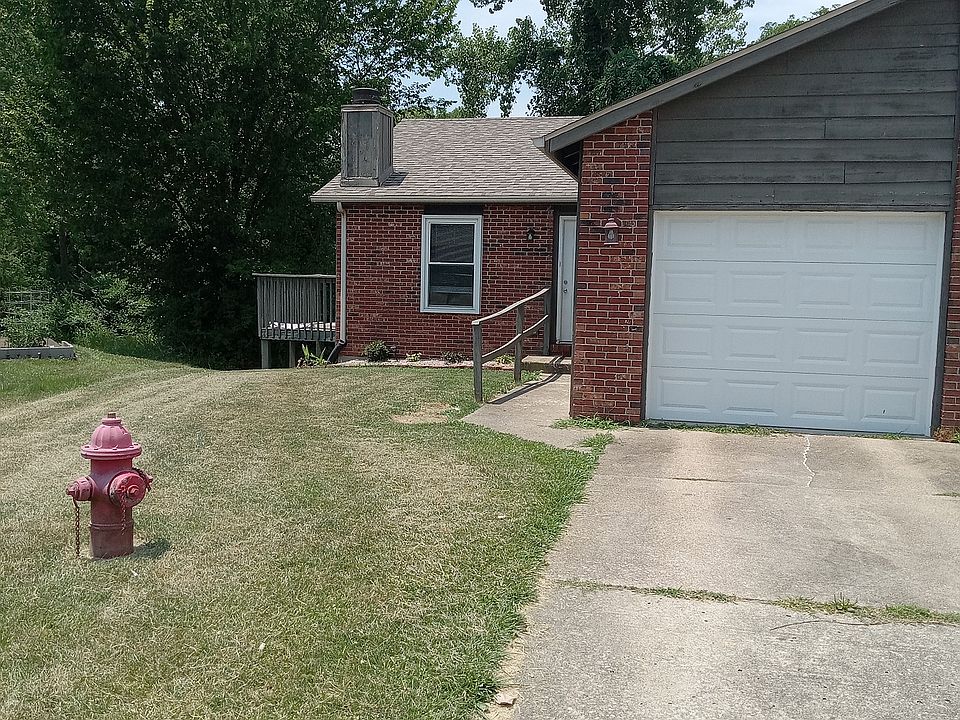 1st image of 12 Peachtree Ln
