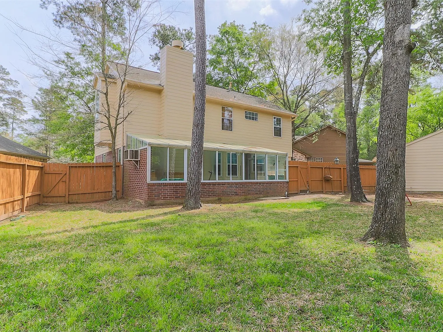 4 bed, 2.5 bath, 2012 sqft, $2,800 — Photo 3