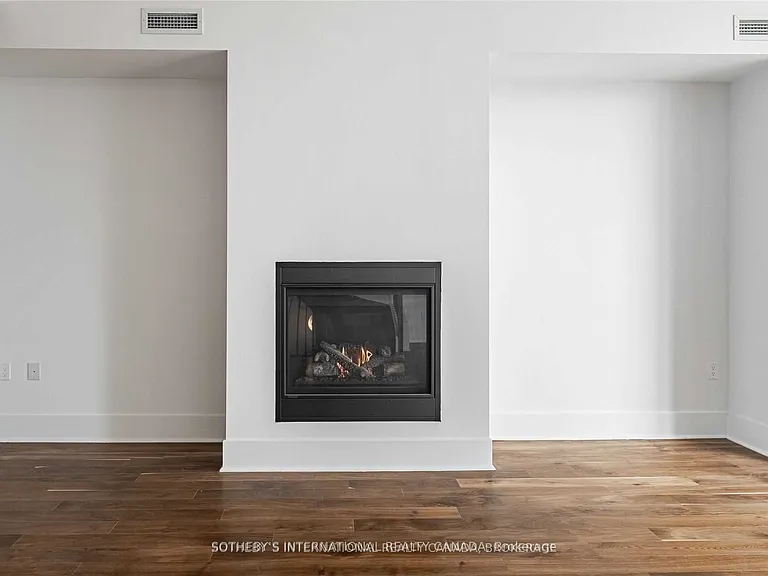 29 Queens Quay E #Townhouse 113 — Photo 14