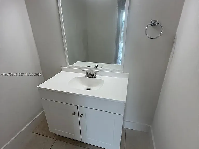 2075 NE 164th St #302 — Photo 7