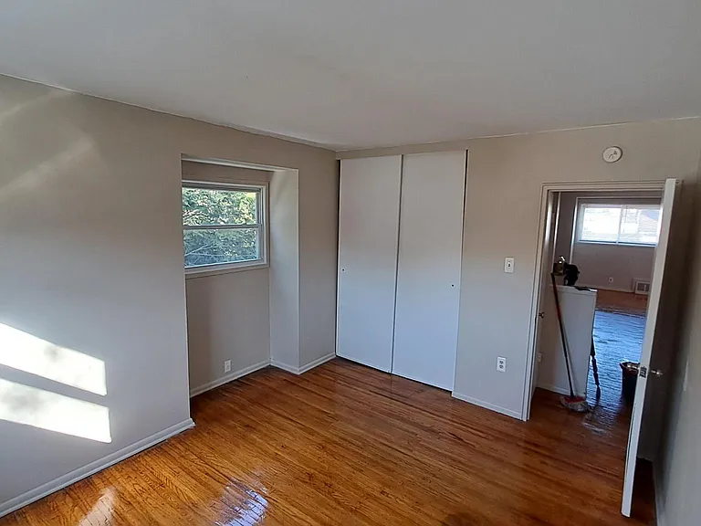 740 E Green St — Photo 8