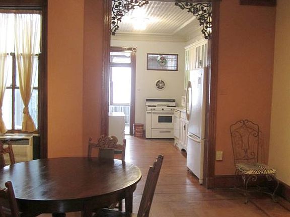 Living or dining room 15 x 15 tin ceiling