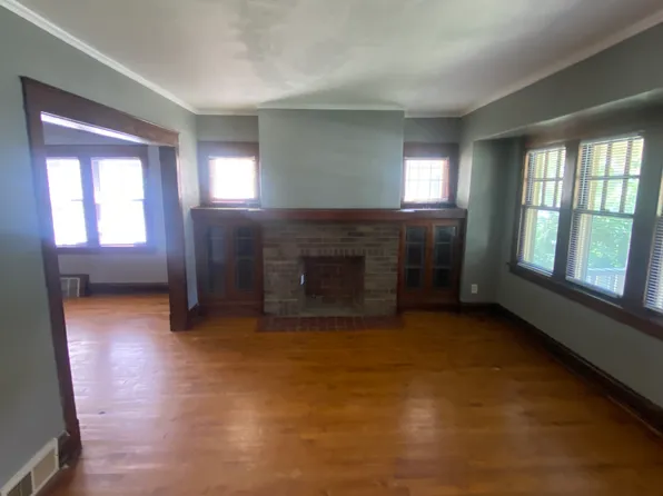2828 N 49th St #1, Milwaukee, WI 53210