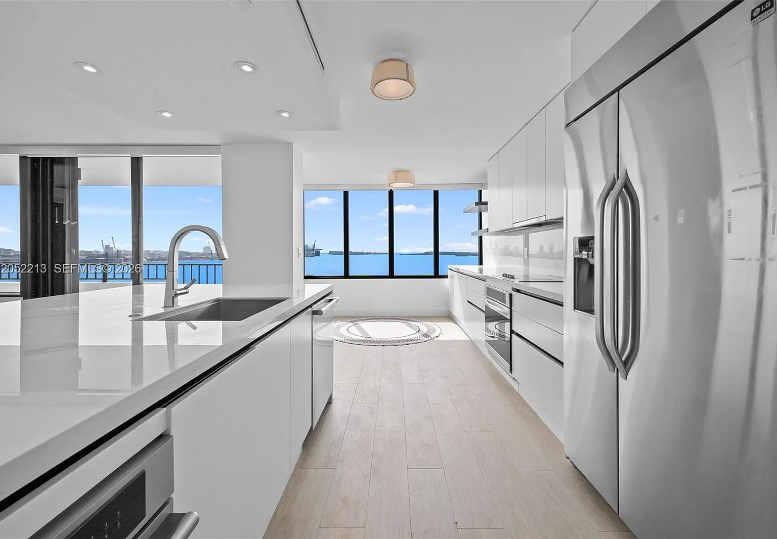 Brickell Key One Condo — Photo 2