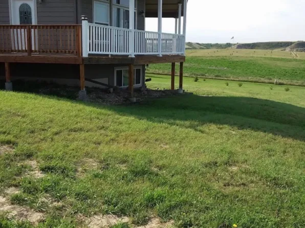 17 Clark Dr, New Town, ND 58763