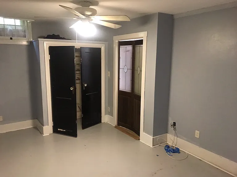 107 W Market St #2 — Photo 3