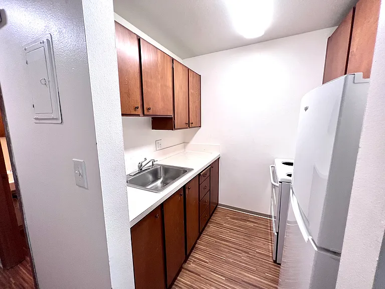 Tyee Apartments — Photo 13