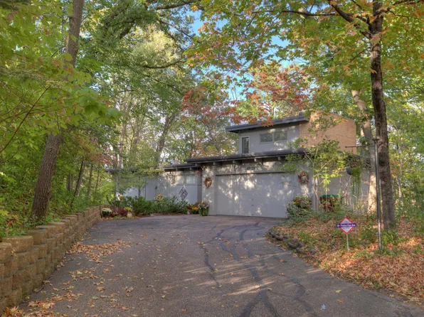 1621 Brightwood Dr, Wayzata, MN 55391