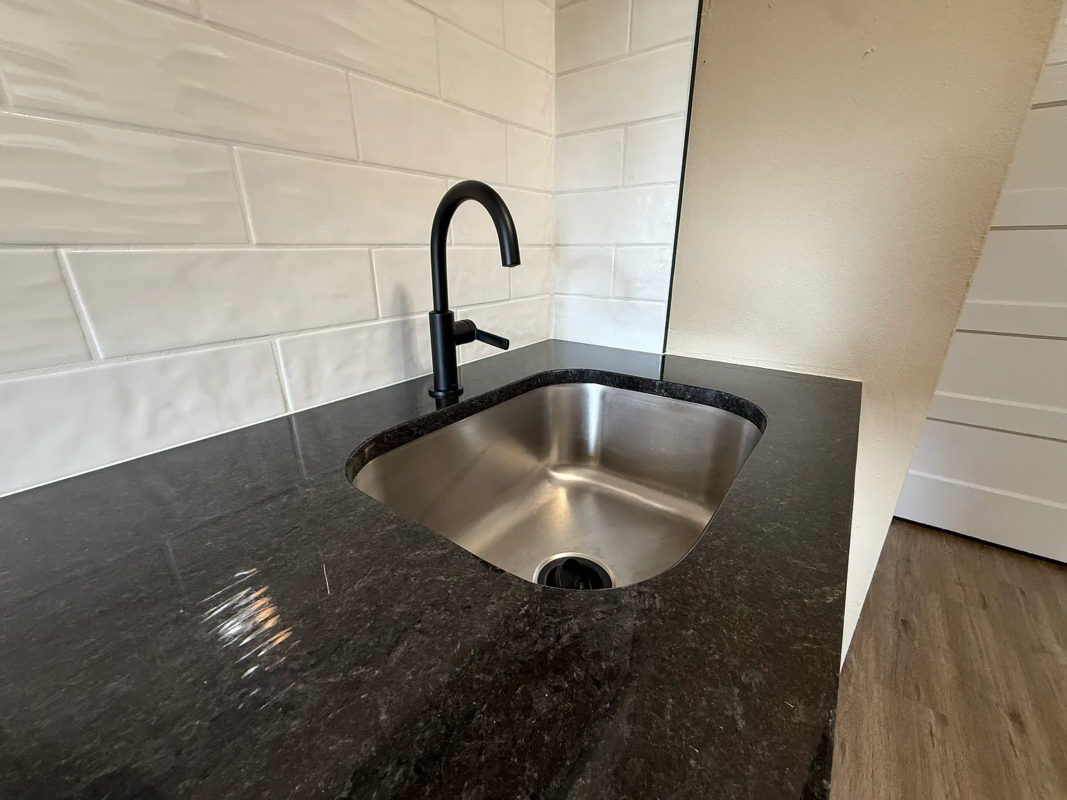 Studio, 450 sqft, $1,000 — Photo 4