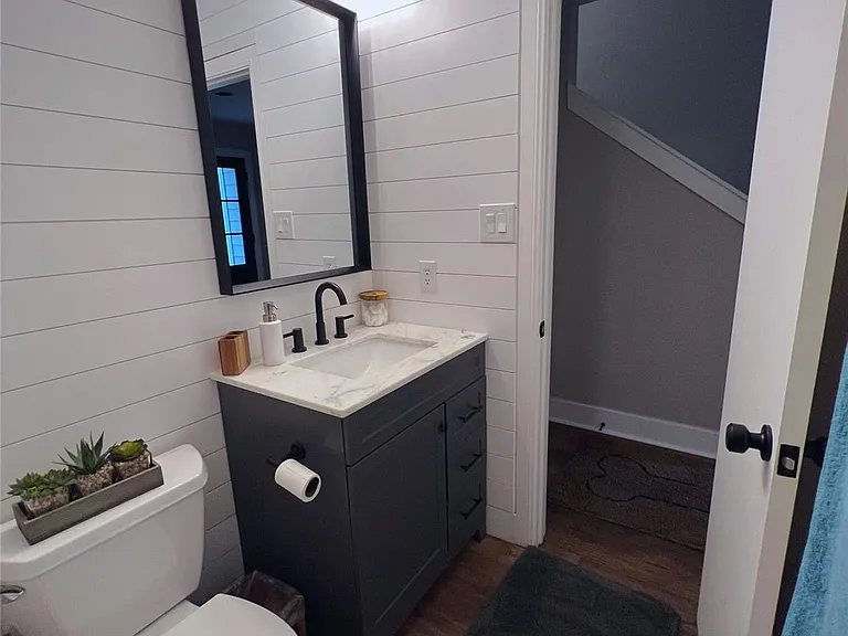 1728 Bevis St — Photo 3