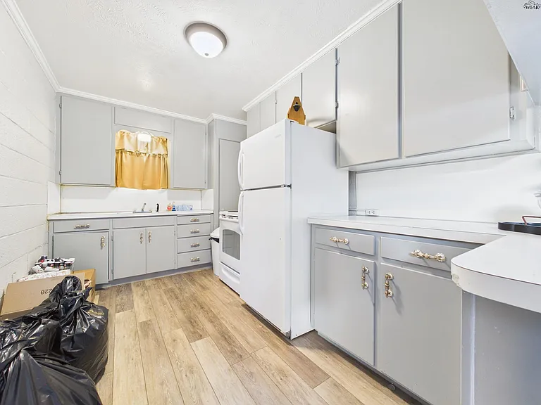 5501 Seymour Hwy — Photo 35