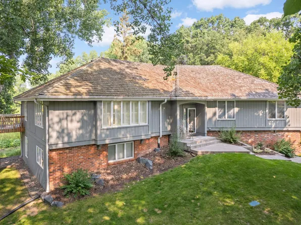 6623 Londonderry Dr, Edina, MN 55436