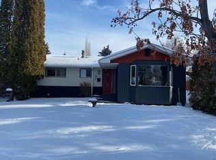 7 W Stirling Close, Red Deer, AB T4N0A8