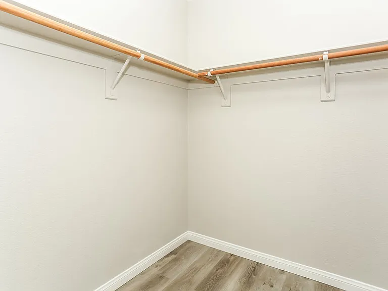 504 Stonehurst Dr — Photo 11