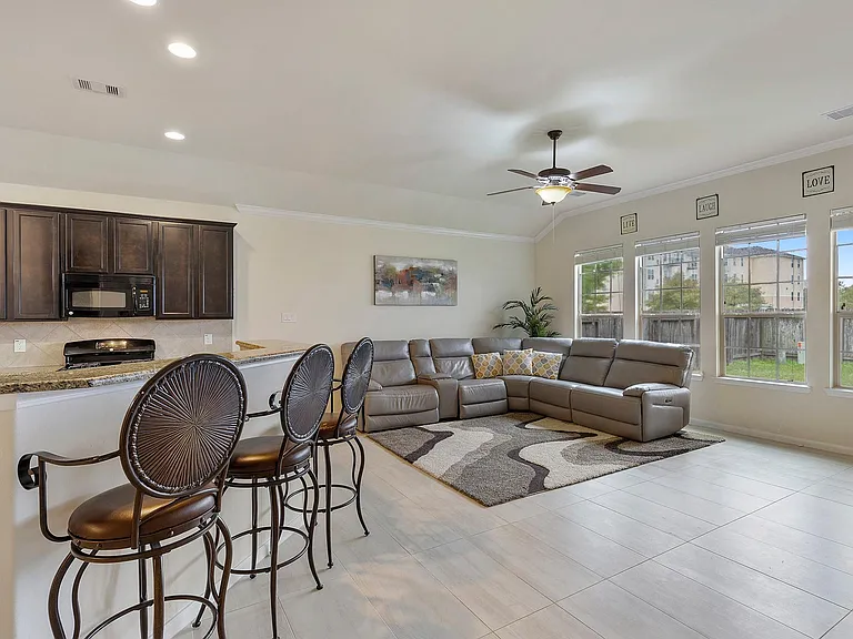 16911 Savannah Park Dr — Photo 7