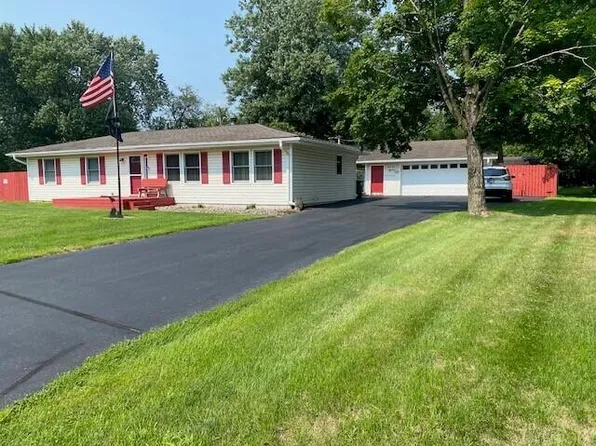 156 Coolwood Dr, Valparaiso, IN 46385