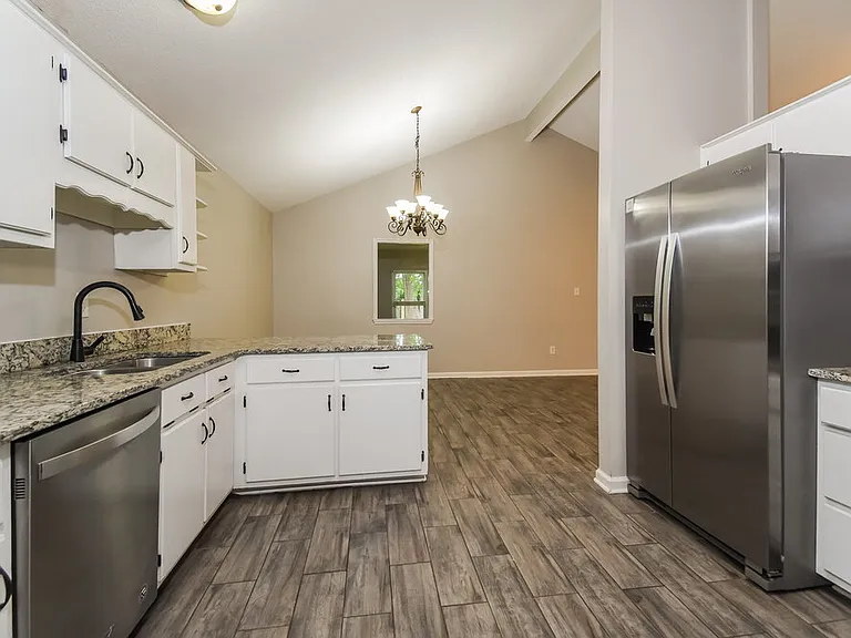 7189 Atterbury Cir W — Photo 8