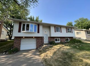 1017 Pierce St, Onalaska, WI 54650