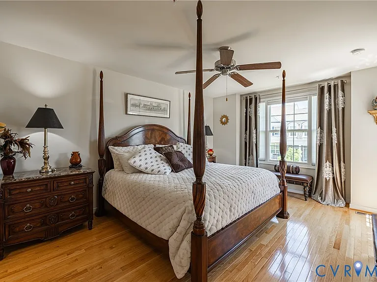 3921 Liesfeld Pl — Photo 3