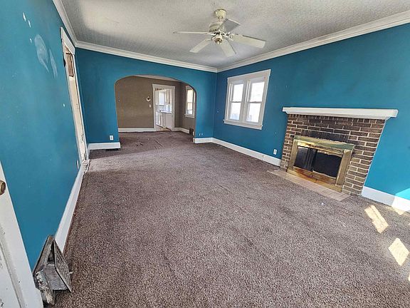 3rd image of 915 Van Wie Ave