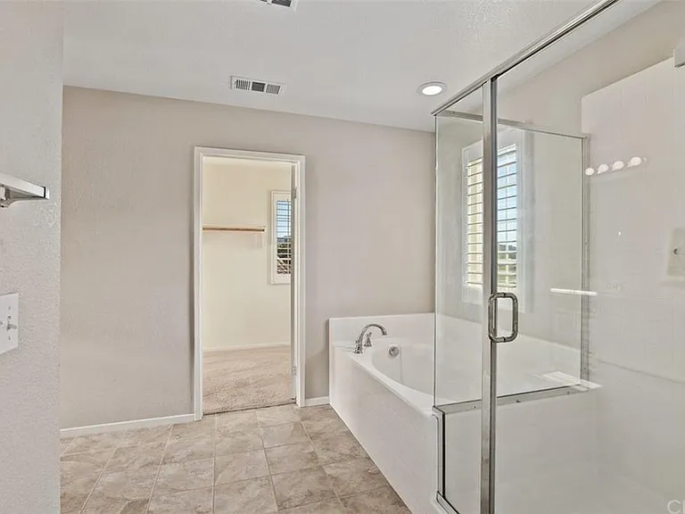 46945 Peach Tree St — Photo 16