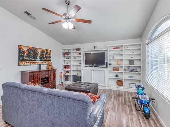 5th image of 2325 S Sabre Dr