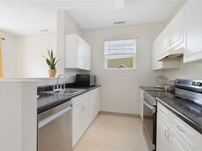 112 Mill St APT 203, Woonsocket, RI, 02895