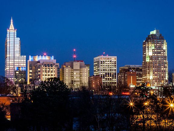 15 Minutes to Downtown Raleigh