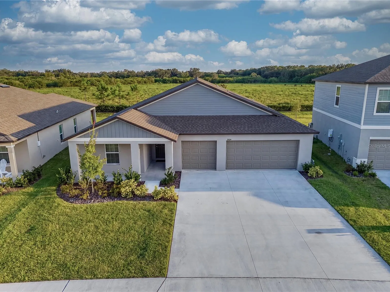 4 bed, 3.0 bath, 2576 sqft, $2,995 — Photo 3