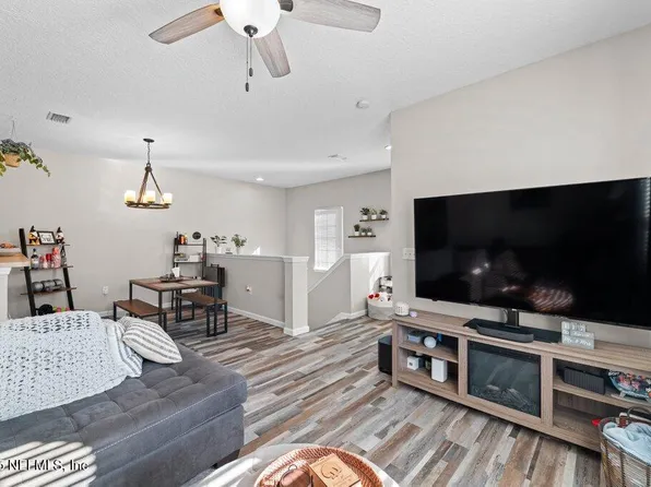 12301 KERNAN FOREST Boulevard #806, Jacksonville, FL 32225