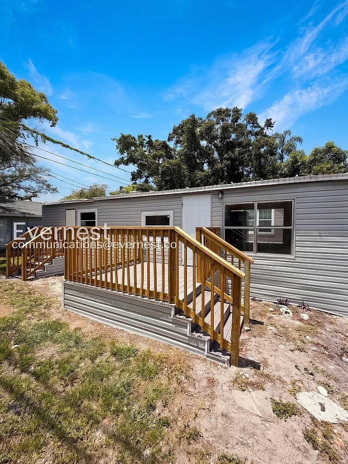 1 bed, 1.0 bath, 327 sqft, $1,375 — Photo 1