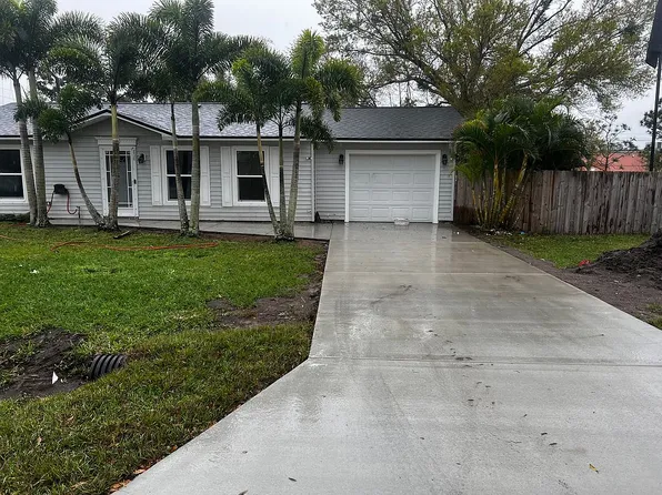 838 Cynthia St SE, Palm Bay, FL 32909
